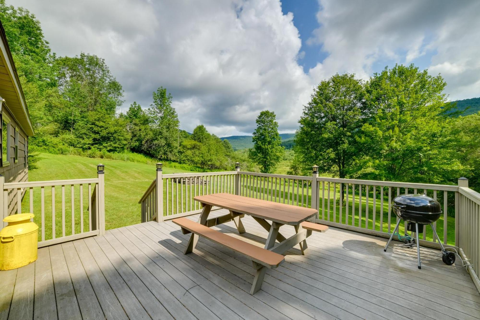 Quiet Catskills Getaway With Deck And Mtn Views New Kingston ภายนอก รูปภาพ