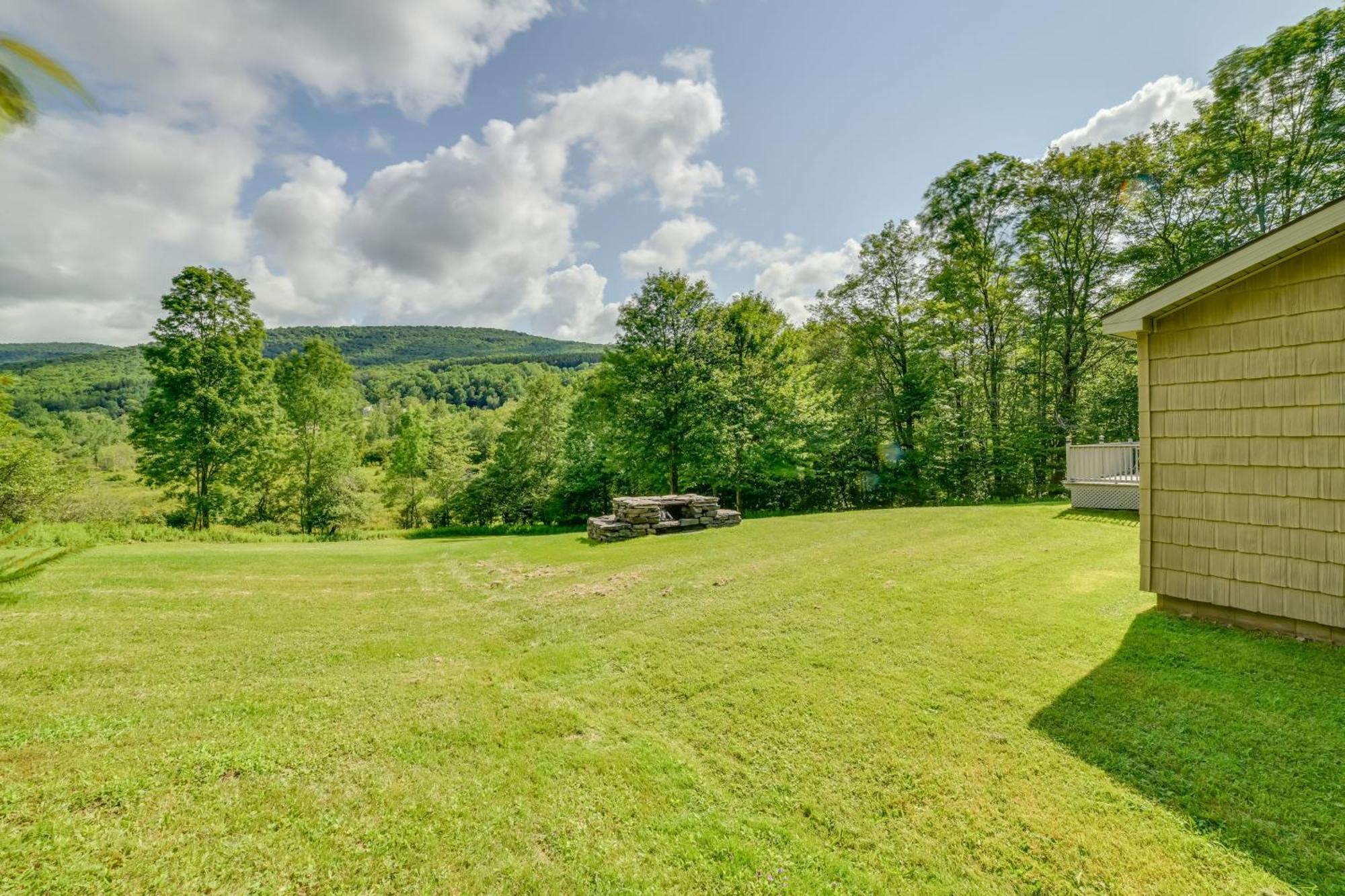 Quiet Catskills Getaway With Deck And Mtn Views New Kingston ภายนอก รูปภาพ
